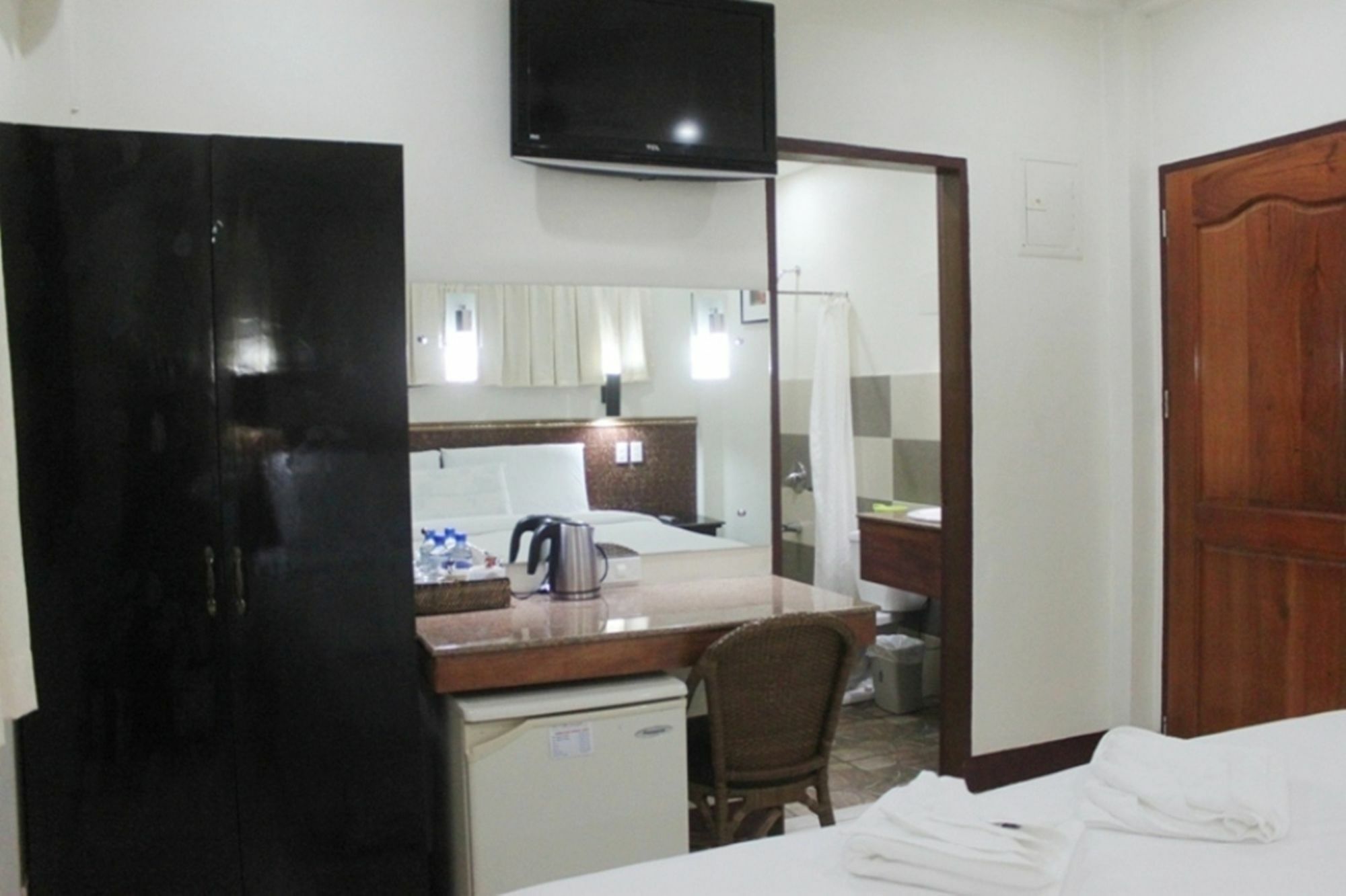 Lost Horizon Dive Resort 3*