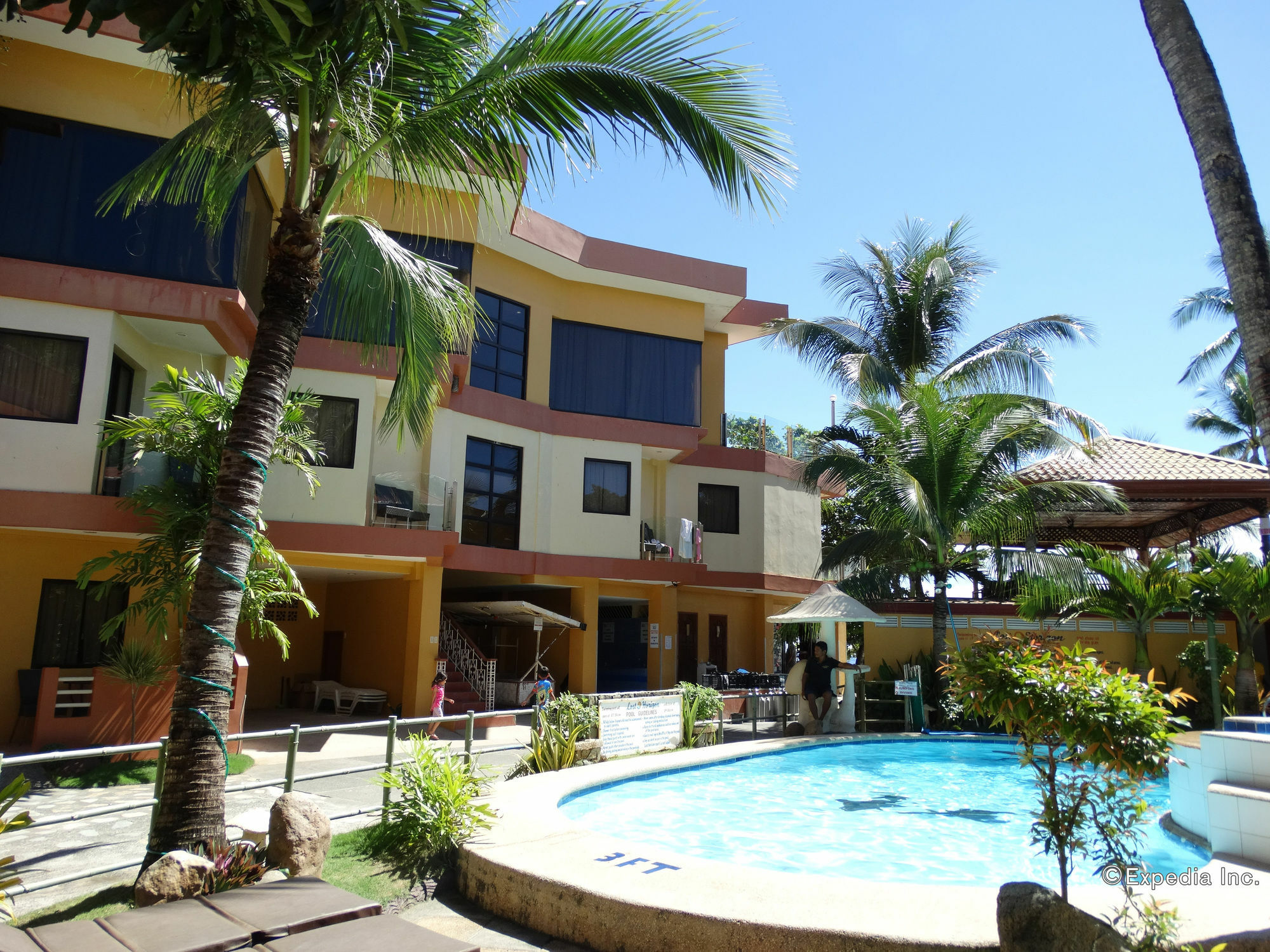 Lost Horizon Dive Resort